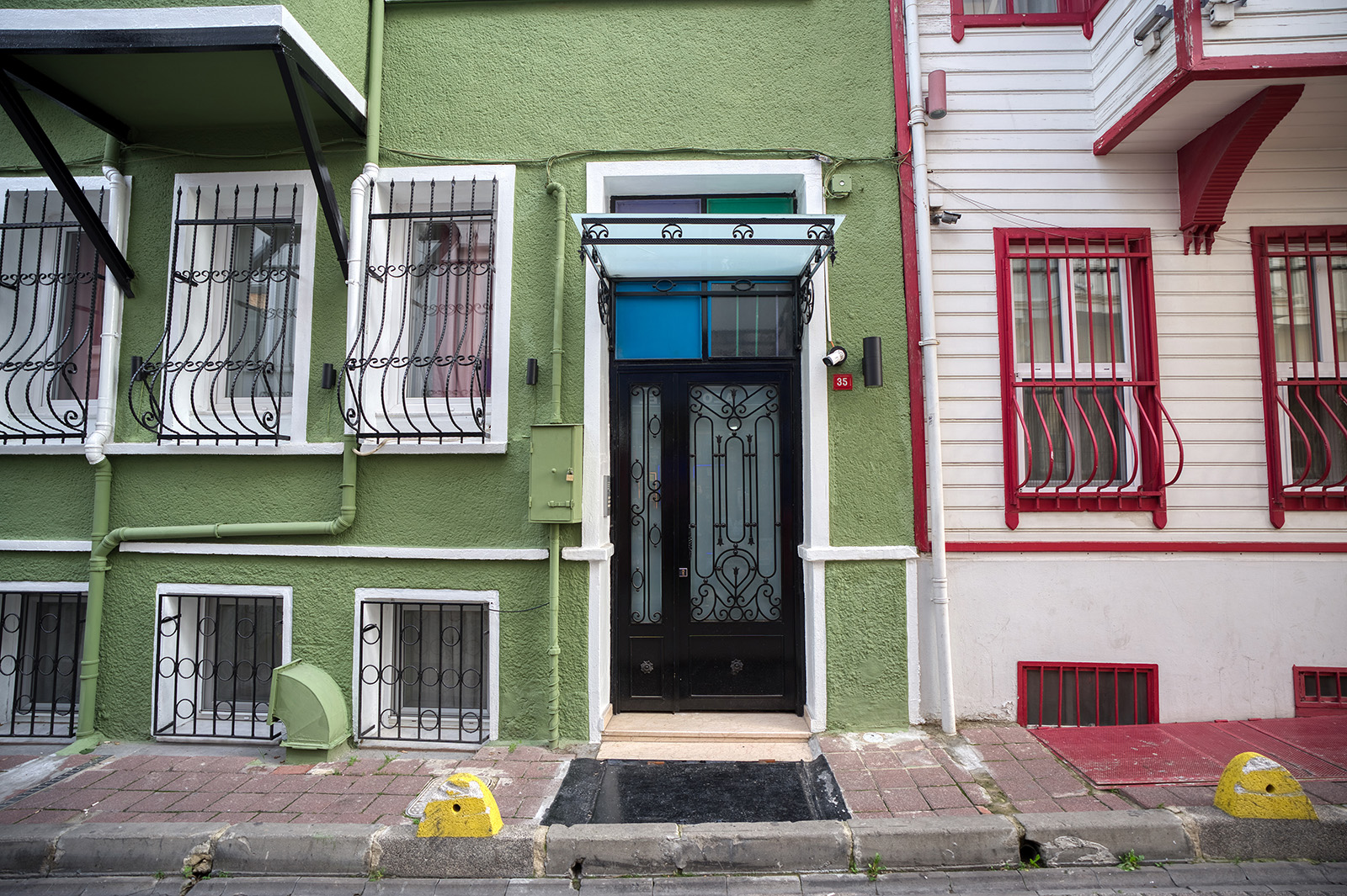 hanlar apart sokak resimleri