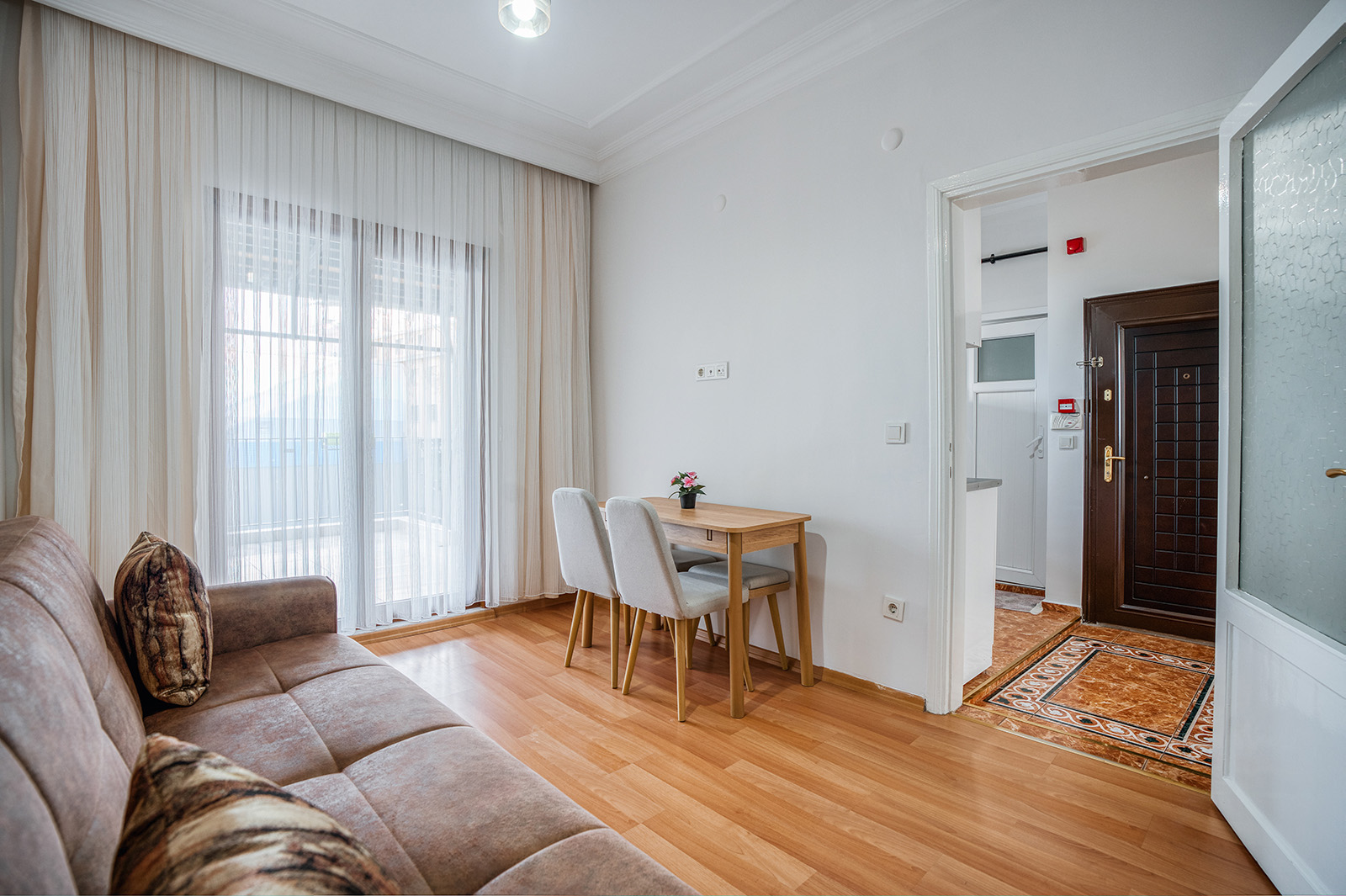 Birinci Kat Dinlenme Alanı