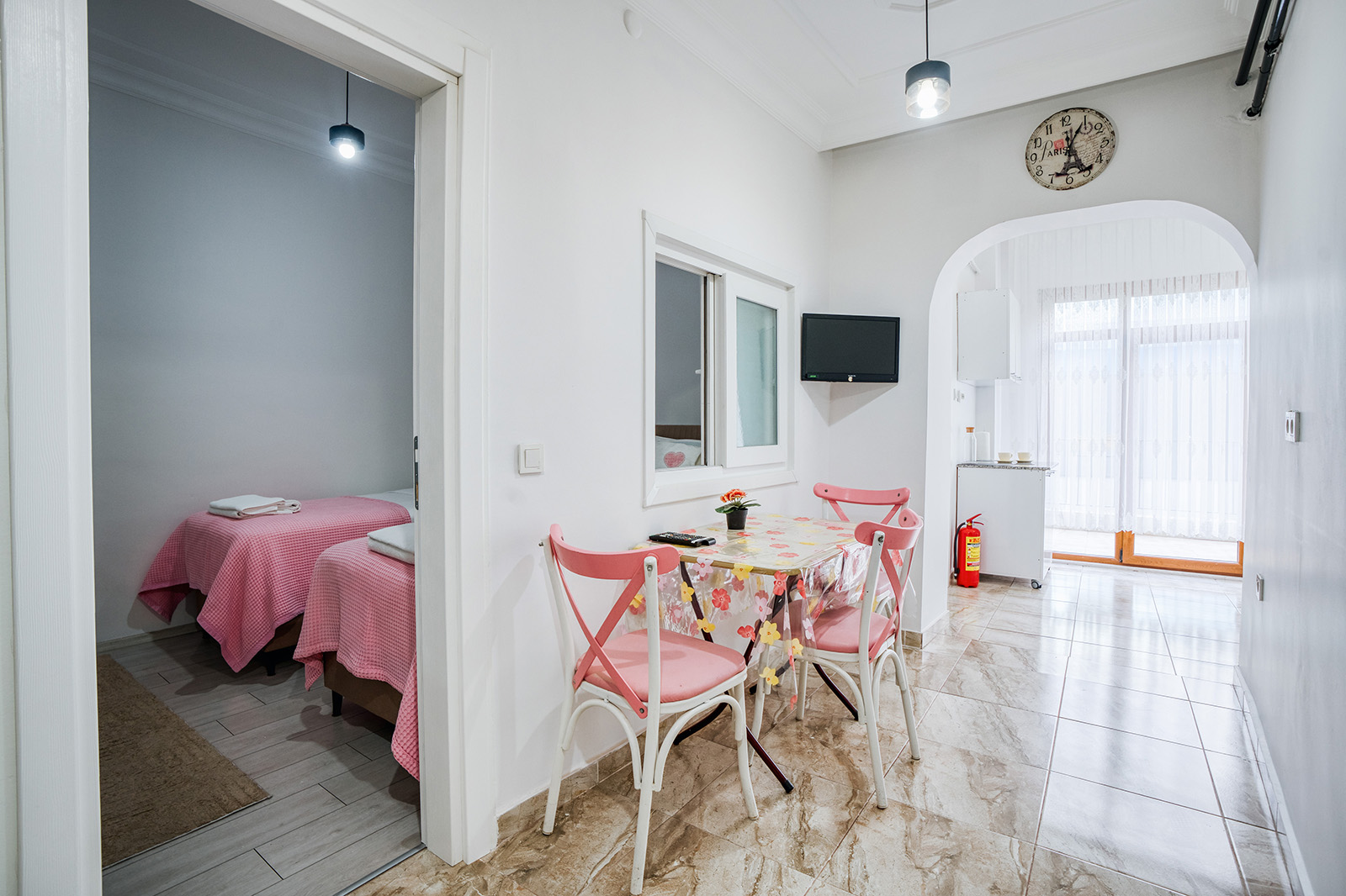 Hanlar Apart Giriş Kat Dinlenme Alanı